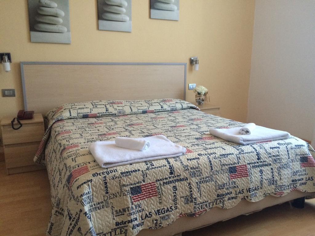 Hotel Butterfly Montecatini Terme Habitación foto