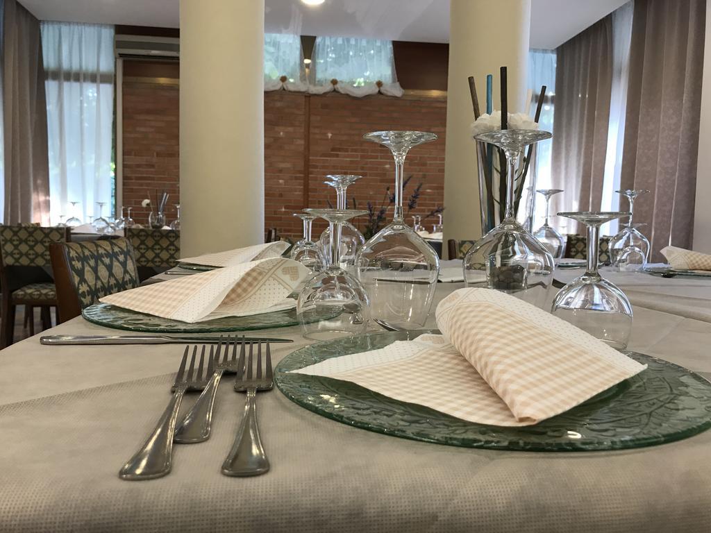 Hotel Butterfly Montecatini Terme Exterior foto